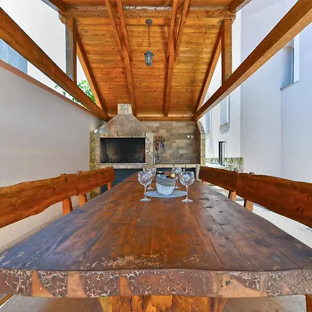 Apartamento Smiljan 1466 *