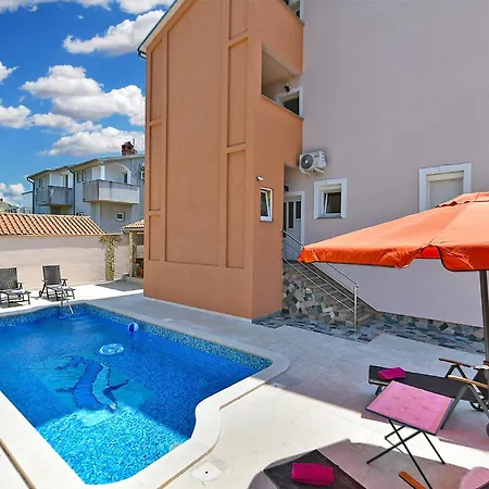 Smiljan 1466 Apartamento Pula