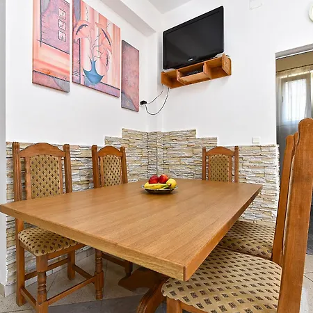 Apartament Smiljan 1466 *