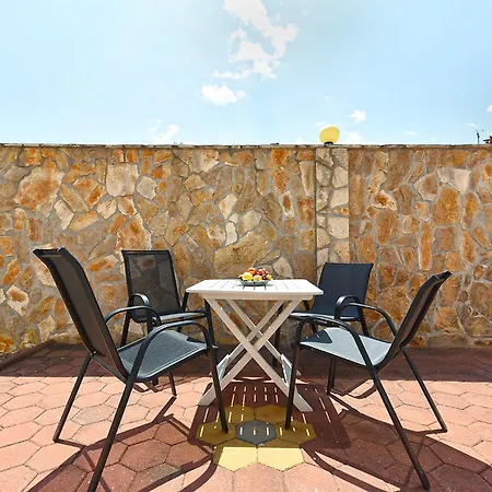 Smiljan 1466 Apartamento Pula