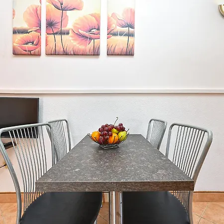 Smiljan 1466 Apartamento *