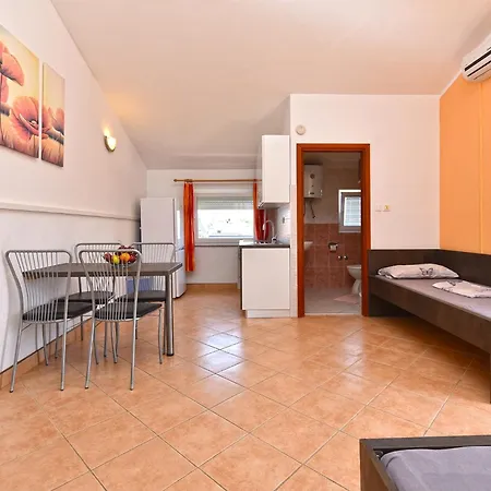 Apartament Smiljan 1466 *